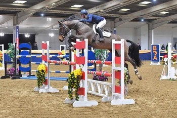 Hannah Vickery claims top spot in the SEIB Winter Novice Qualifier at Arena UK